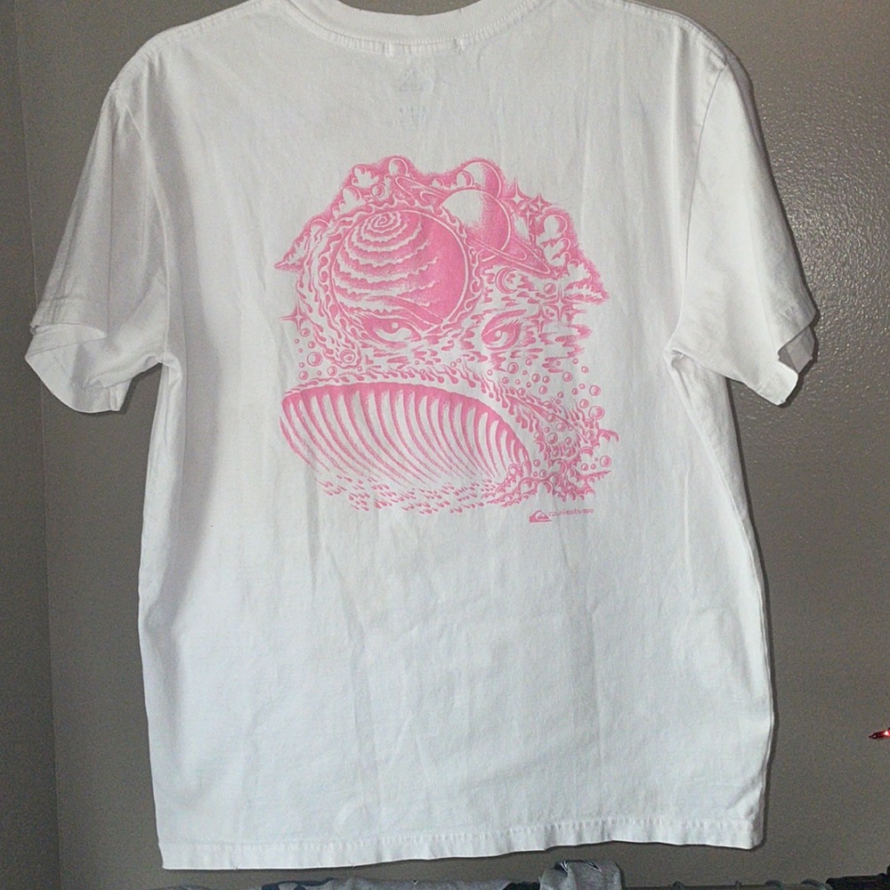 white t-shirt